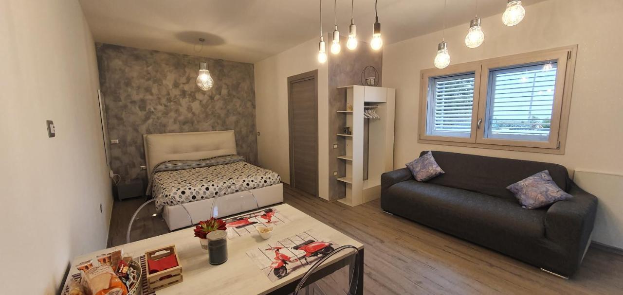 La Casetta Tra Sassi E Ulivi B&B มาเตรา ภายนอก รูปภาพ