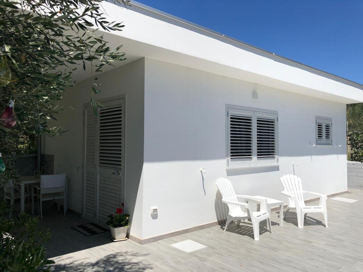 La Casetta Tra Sassi E Ulivi B&B มาเตรา ภายนอก รูปภาพ