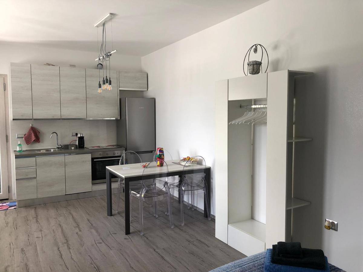 La Casetta Tra Sassi E Ulivi B&B มาเตรา ภายนอก รูปภาพ